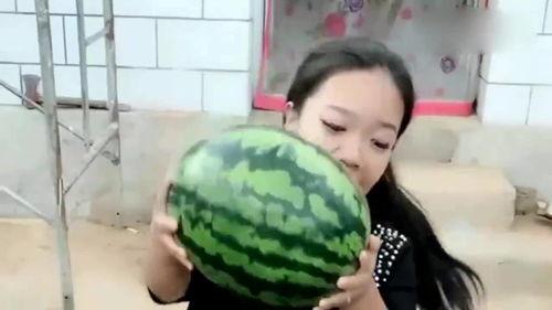 偷吃贵妃吃瓜小视频,宫廷秘闻曝光