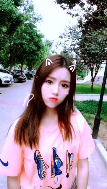 带你吃瓜搞笑视频大脸妹子,大脸妹子带你笑翻吃瓜现场