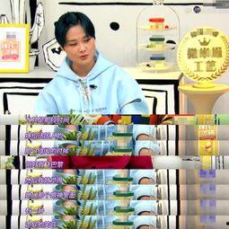 两个吃瓜大妈的故事视频,两位大妈的趣味吃瓜故事